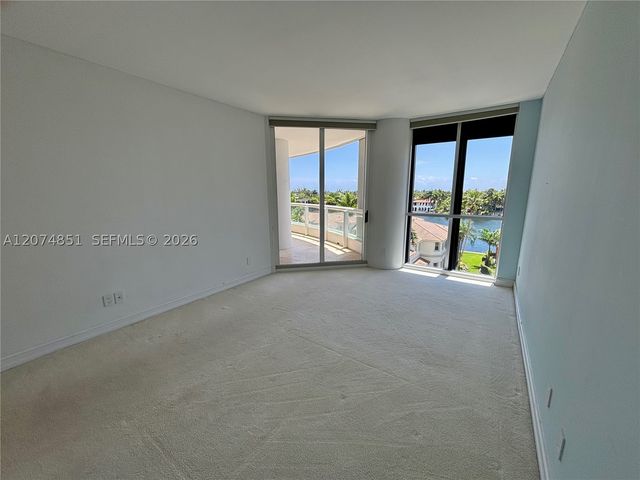 21050 Point Pl 604, Aventura, FL 33180