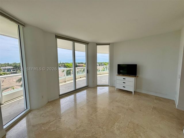 21050 Point Pl 604, Aventura, FL 33180