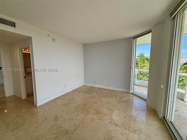 21050 Point Pl 604, Aventura, FL 33180