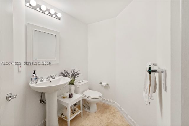 21050 Point Pl 604, Aventura, FL 33180