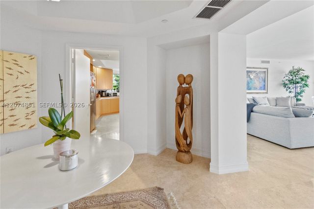 21050 Point Pl 604, Aventura, FL 33180