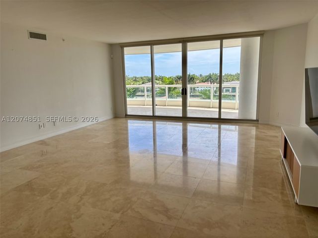 21050 Point Pl 604, Aventura, FL 33180