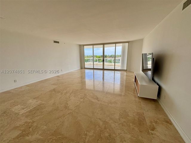21050 Point Pl 604, Aventura, FL 33180