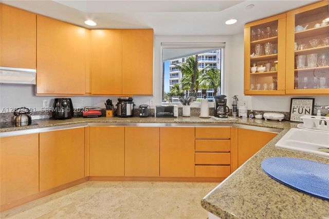 21050 Point Pl 604, Aventura, FL 33180