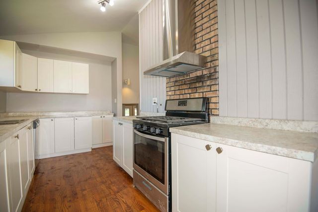 9S104 Aero Drive, Naperville, IL 60564