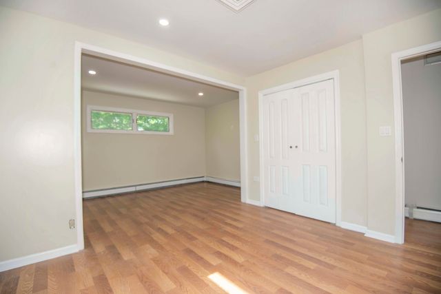 9S104 Aero Drive, Naperville, IL 60564