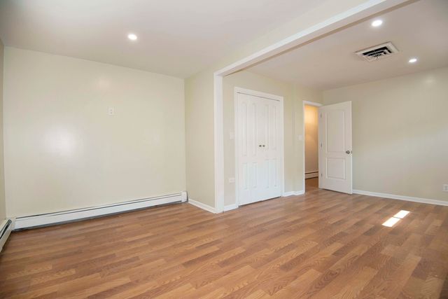 9S104 Aero Drive, Naperville, IL 60564