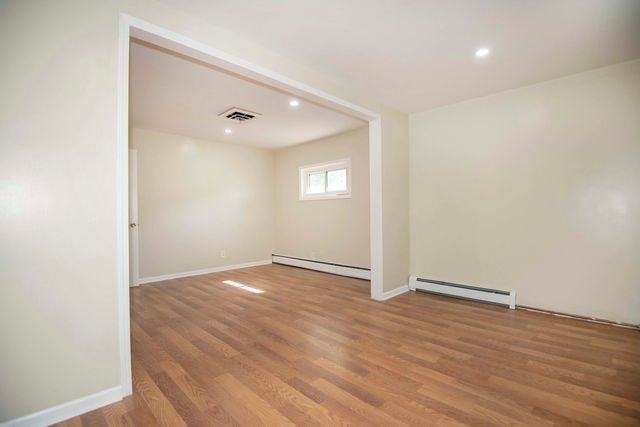 9S104 Aero Drive, Naperville, IL 60564