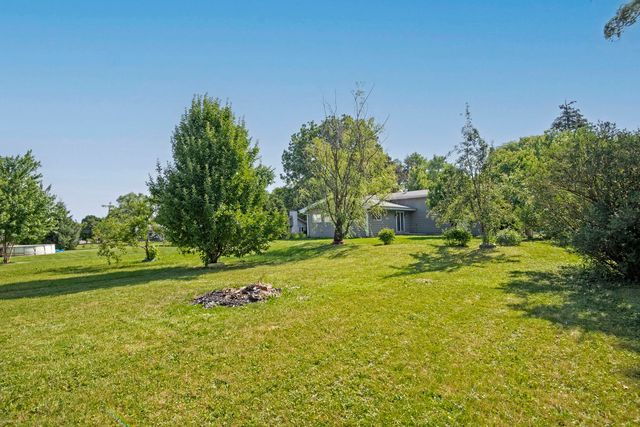 9S104 Aero Drive, Naperville, IL 60564