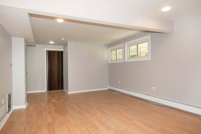 9S104 Aero Drive, Naperville, IL 60564