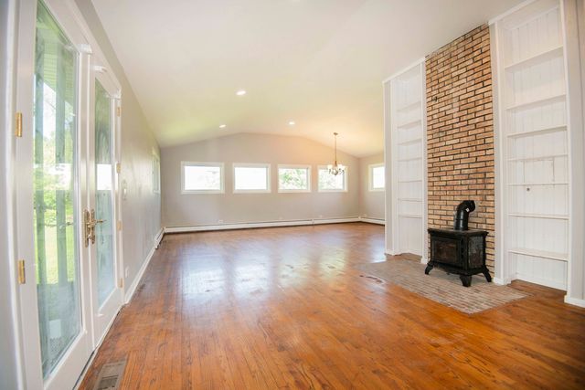 9S104 Aero Drive, Naperville, IL 60564