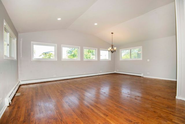 9S104 Aero Drive, Naperville, IL 60564