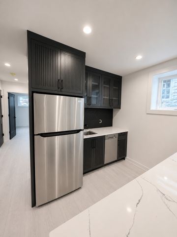 1830 N Saint Louis Avenue 1F, Chicago, IL 60647