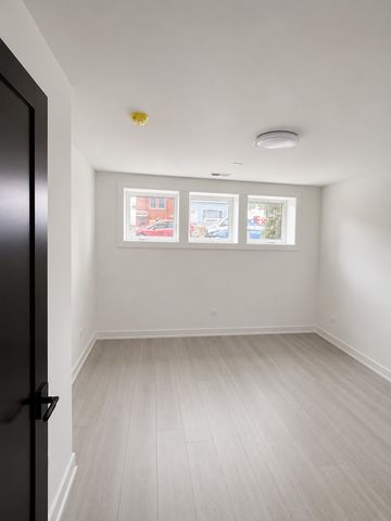 1830 N Saint Louis Avenue 1F, Chicago, IL 60647