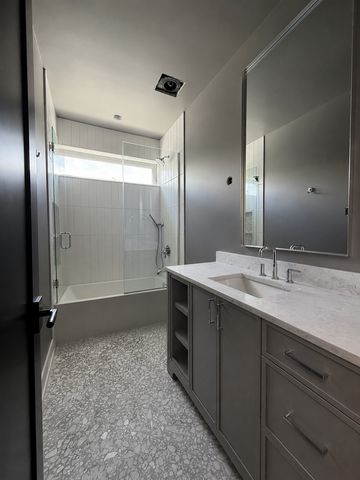 1830 N Saint Louis Avenue 1F, Chicago, IL 60647