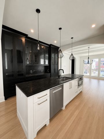 1830 N Saint Louis Avenue 1F, Chicago, IL 60647