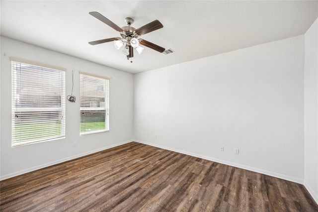2307 Cloudy Bay Drive, Fresno, TX 77545