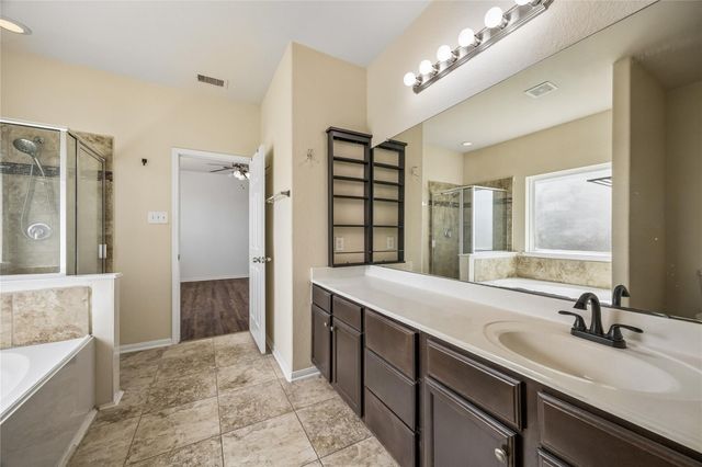 2307 Cloudy Bay Drive, Fresno, TX 77545