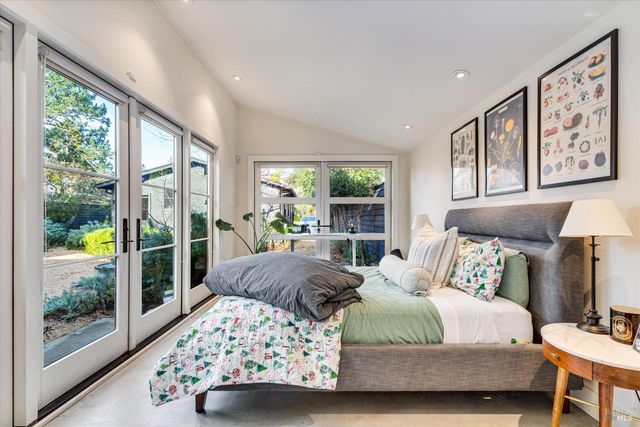 945 Brown St, St. Helena, CA 94574