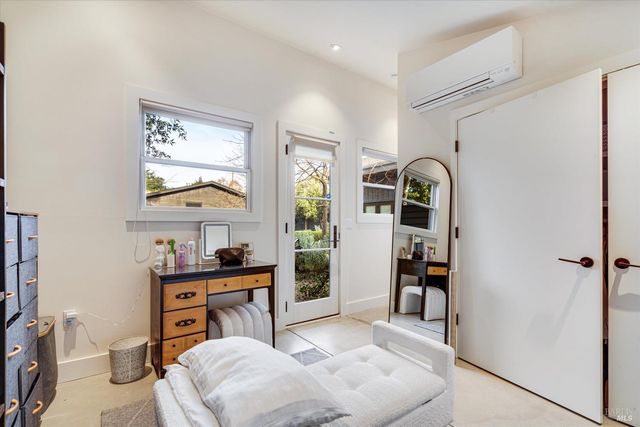 945 Brown St, St. Helena, CA 94574