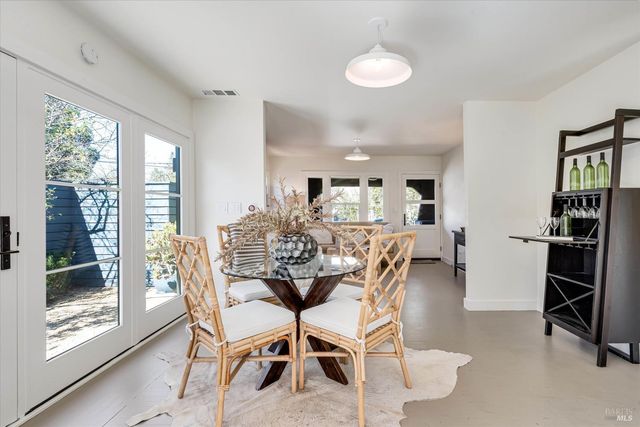 945 Brown St, St. Helena, CA 94574