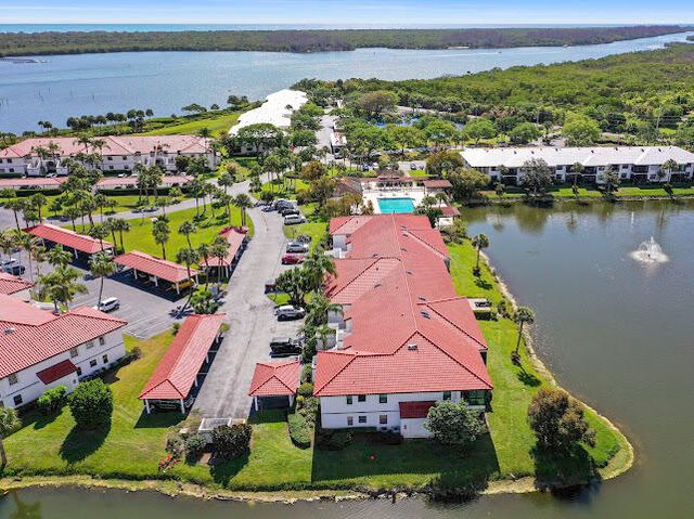 6081 SE Landing Way 6, Stuart, FL 34997
