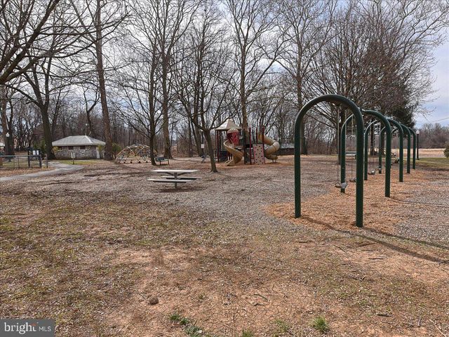 1525 IRIS CT, Hagerstown, MD 21740