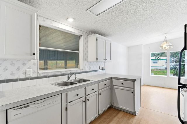 4108 WEDGEMERE DRIVE, Tampa, FL 33610