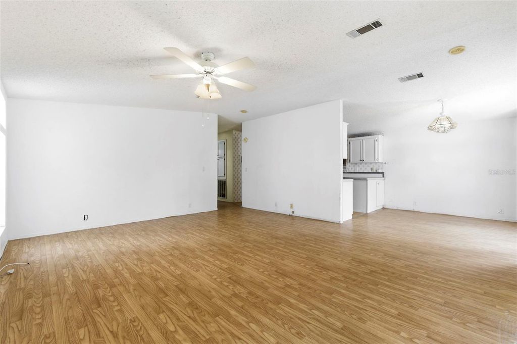 Image 18 of property listing at 4108 WEDGEMERE DRIVE, Tampa, FL 33610