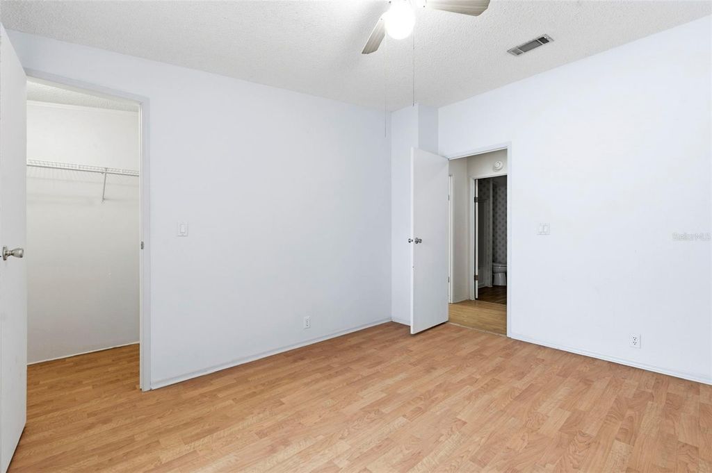 Image 23 of property listing at 4108 WEDGEMERE DRIVE, Tampa, FL 33610