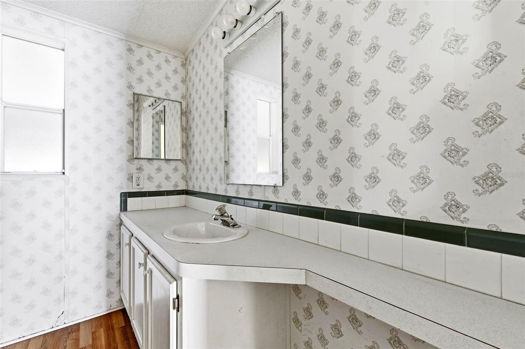 Image 25 of property listing at 4108 WEDGEMERE DRIVE, Tampa, FL 33610