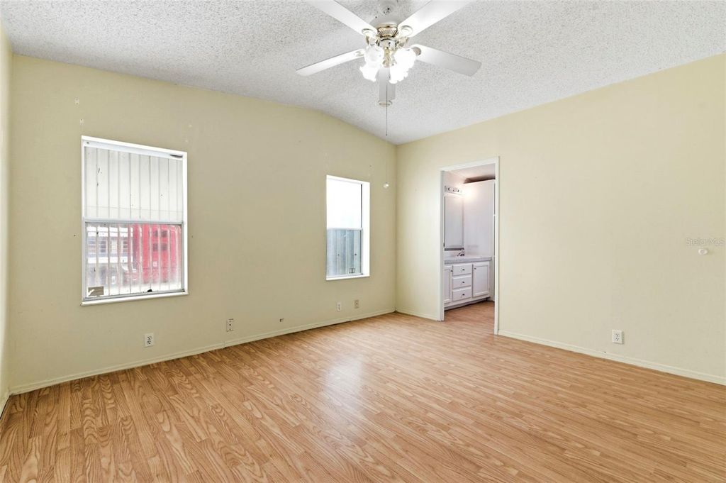 Image 29 of property listing at 4108 WEDGEMERE DRIVE, Tampa, FL 33610