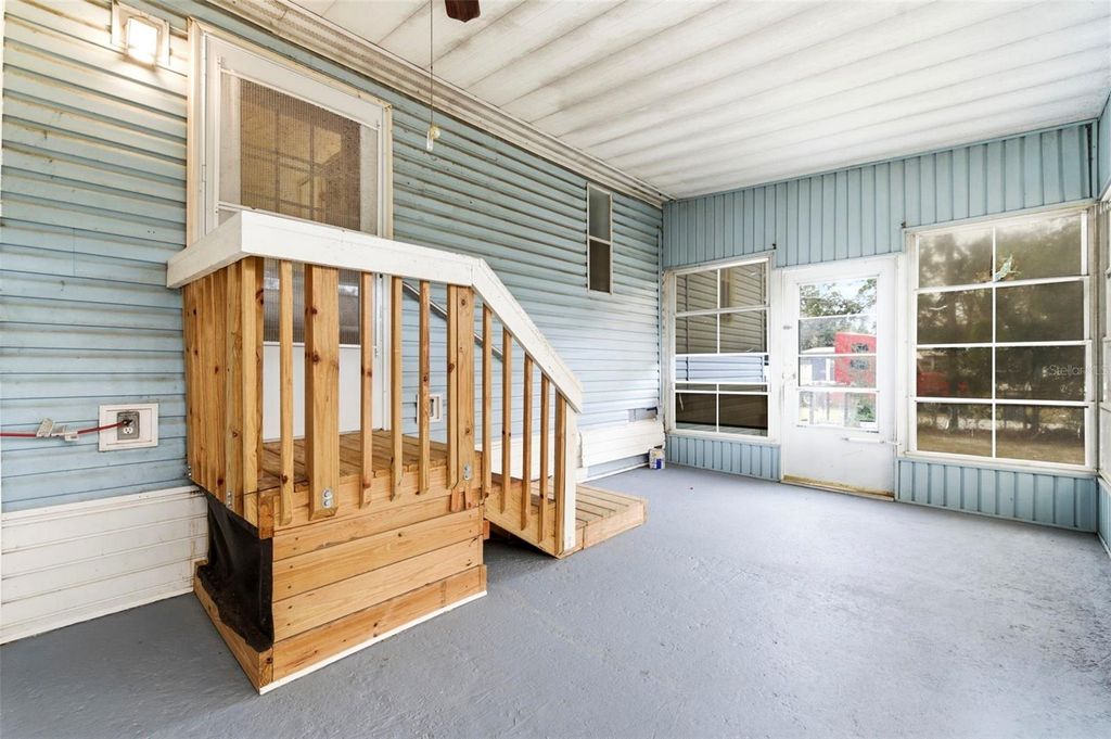 Image 4 of property listing at 4108 WEDGEMERE DRIVE, Tampa, FL 33610