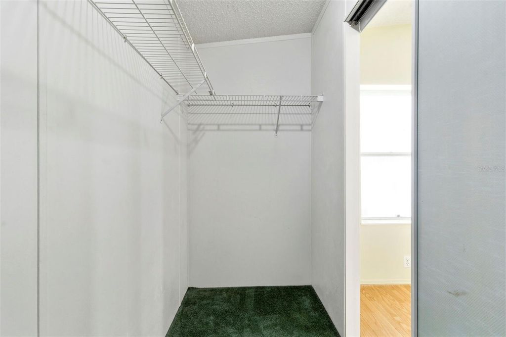 Image 32 of property listing at 4108 WEDGEMERE DRIVE, Tampa, FL 33610