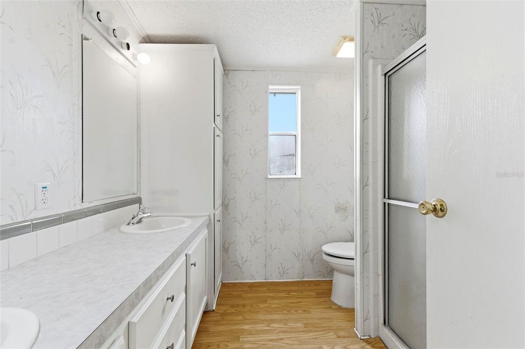 Image 35 of property listing at 4108 WEDGEMERE DRIVE, Tampa, FL 33610