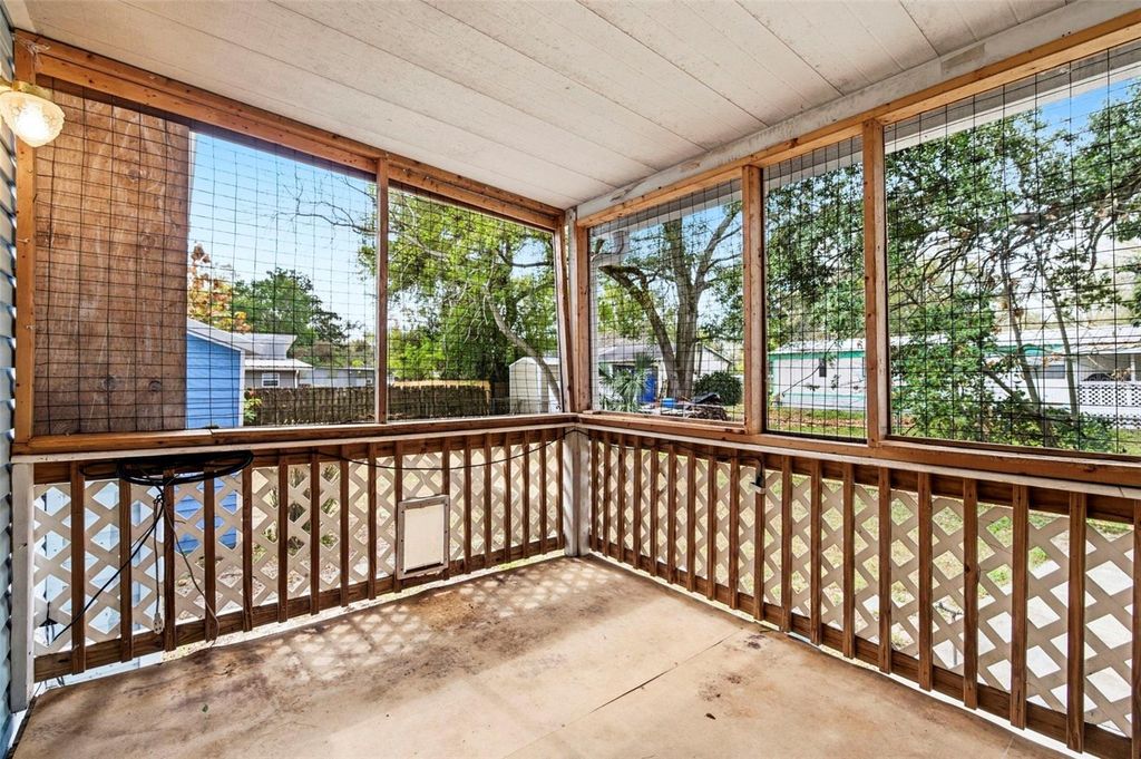 Image 37 of property listing at 4108 WEDGEMERE DRIVE, Tampa, FL 33610