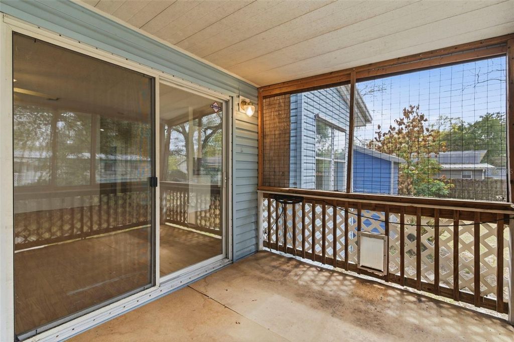 Image 38 of property listing at 4108 WEDGEMERE DRIVE, Tampa, FL 33610