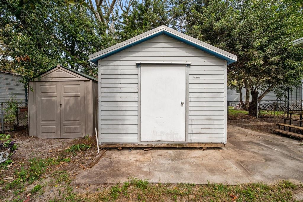 Image 41 of property listing at 4108 WEDGEMERE DRIVE, Tampa, FL 33610