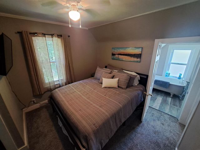 2734 Pinard Street, Dubuque, IA 52001