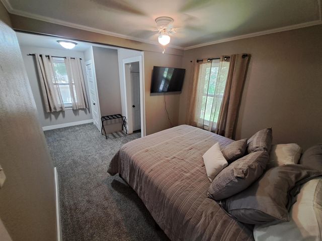 2734 Pinard Street, Dubuque, IA 52001