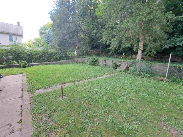 2734 Pinard Street, Dubuque, IA 52001