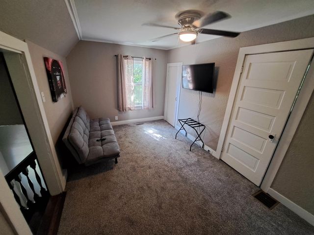 2734 Pinard Street, Dubuque, IA 52001