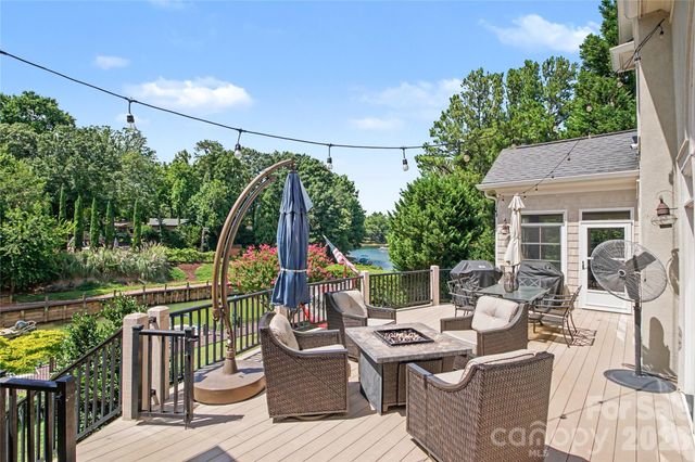 21300 Blakely Shores Drive, Cornelius, NC 28031