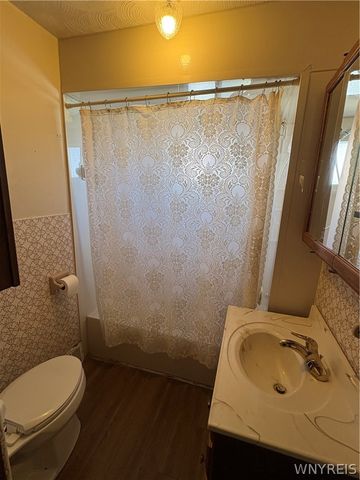 1225 North Military Road, Niagara Falls, NY 14304