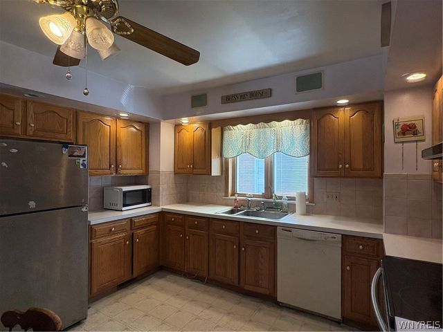 1225 North Military Road, Niagara Falls, NY 14304