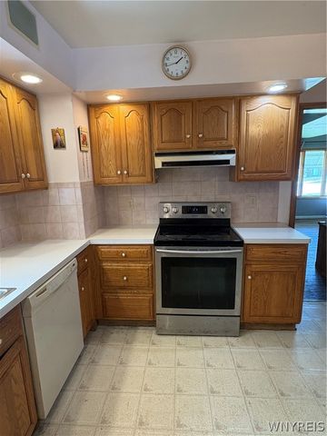 1225 North Military Road, Niagara Falls, NY 14304