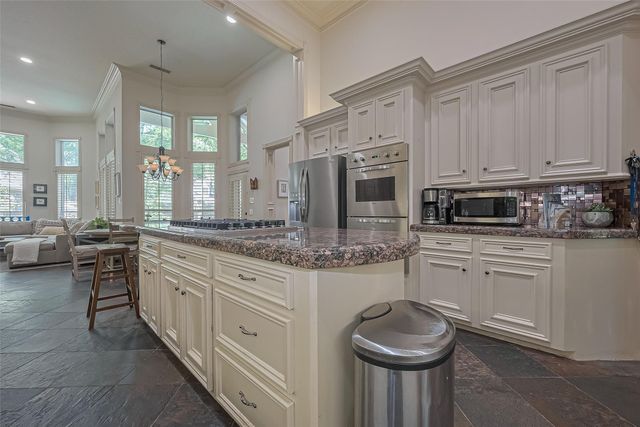 26 Spiceberry Place, The Woodlands, TX 77382