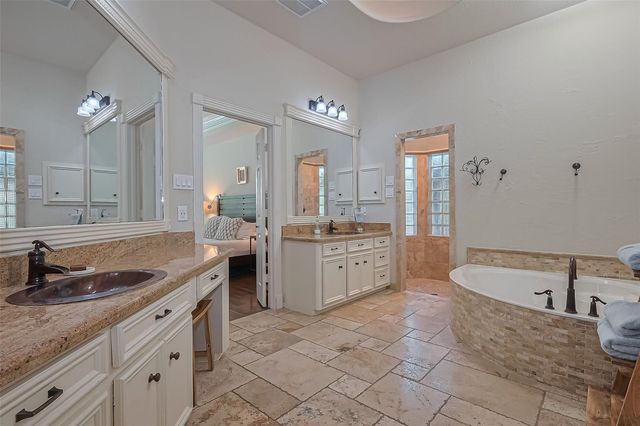 26 Spiceberry Place, The Woodlands, TX 77382