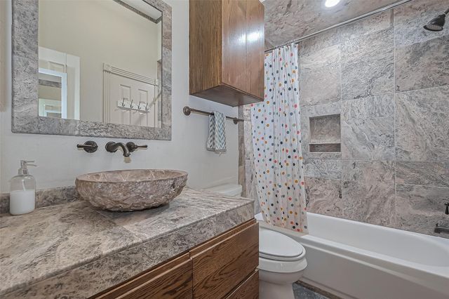 26 Spiceberry Place, The Woodlands, TX 77382