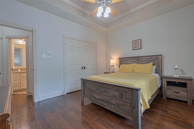 26 Spiceberry Place, The Woodlands, TX 77382